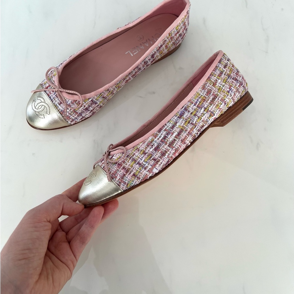 New CHANEL Pink Tweed Ballet Flats / Size 38 - Picture 5 of 14